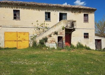 Facciata - Rustico via Mucciolina, 25, Osimo - foto 1