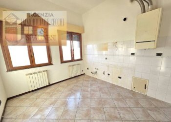 Cucina - Appartamento via 13 Martiri, Campi Bisenzio - foto 4