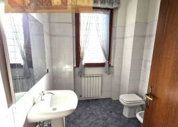 Bagno - Appartamento via Tredici Martiri, Campi Bisenzio - foto 9