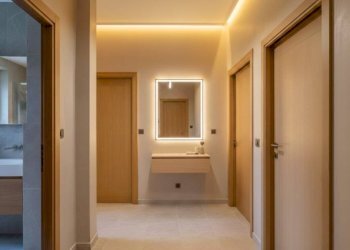 Corridoio - Four-room apartment corso Traiano, 69, Torino (neighborhood Lingotto) - photo 7