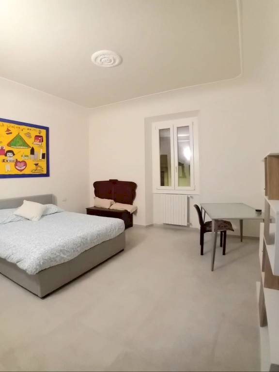 Camera da letto - Two-room apartment via Giovanni Fabbroni, Firenze (neighborhood Santa Maria Novella) - photo 2