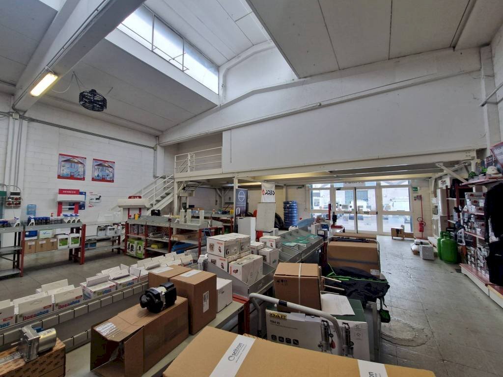 Magazzino - Shed via Thomas Alva Edison, Settimo Milanese - photo 2