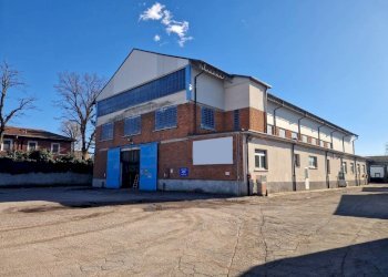 Facciata - Capannone via Triboniano, Milano (zona Musocco) - foto 2