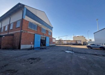 Facciata - Capannone via Triboniano, Milano (zona Musocco) - foto 3