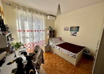 Camera da letto - Appartamento via Piemonte, 23, Biella - foto 20