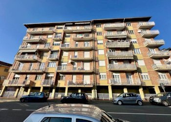 Facciata - Appartamento via Piemonte, 23, Biella - foto 3