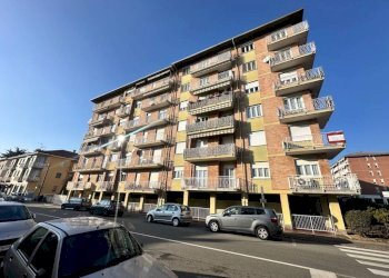 Facciata - Appartamento via Piemonte, 23, Biella - foto 4