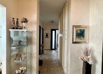 Corridoio - Appartamento via Piemonte, 23, Biella - foto 12