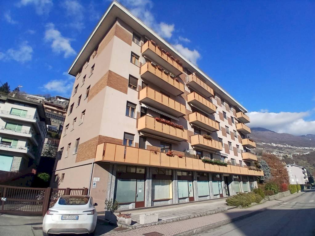 Facciata - Bilocale via Lusardi, 15, Sondrio - foto 1