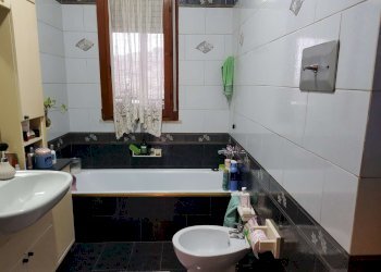 bagno padronale - Appartamento via Della Repubblica, 11, San Giuliano Milanese - foto 31