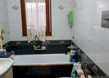 bagno padronale - Appartamento via Della Repubblica, 11, San Giuliano Milanese - foto 67