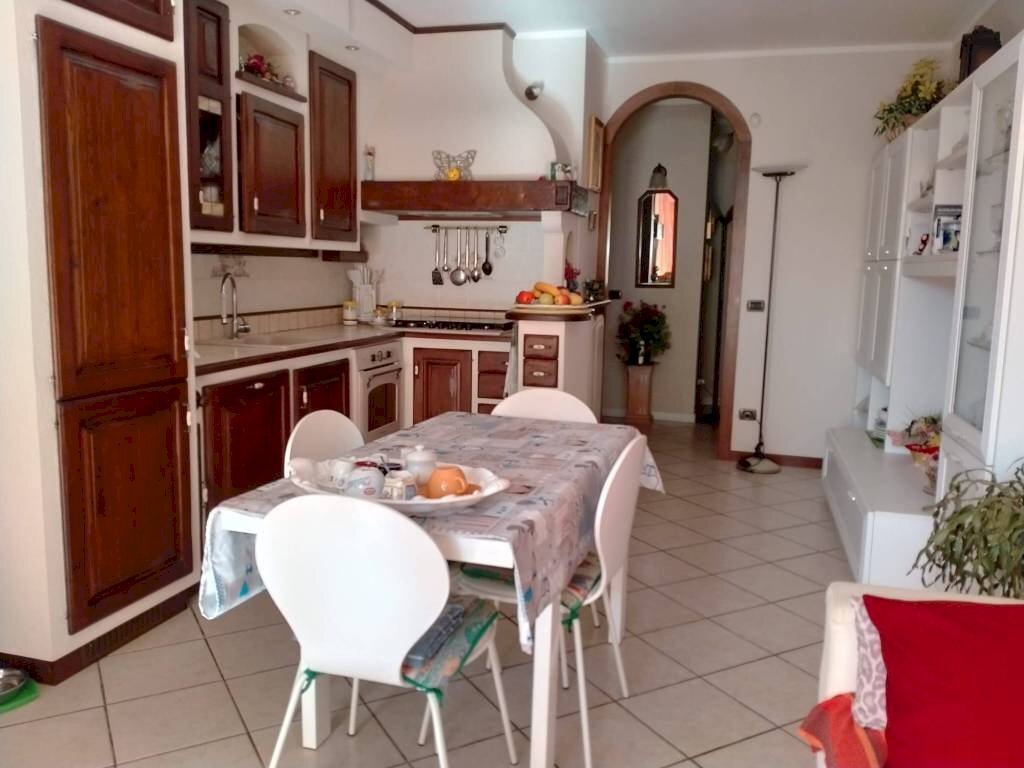 Salone - Three-room apartment corso Francia, 12A, Cuneo (neighborhood Donatello) - photo 1