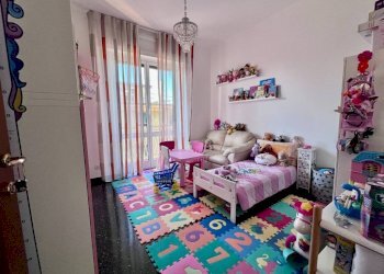 Camera da letto - Trilocale via Lodovico Calda, 31, Genova (zona Sestri Ponente) - foto 18