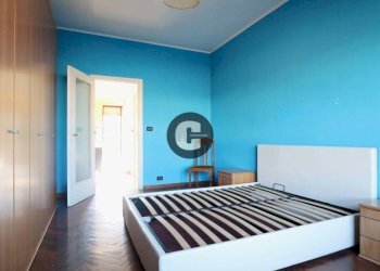 Camera da letto - Bilocale corso Regina Margherita, 7, Torino (zona Vanchiglia) - foto 12