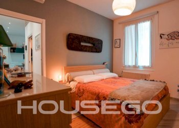 Camera da letto - Trilocale via Francesco Sivori, 8, Genova (zona Castelletto) - foto 19