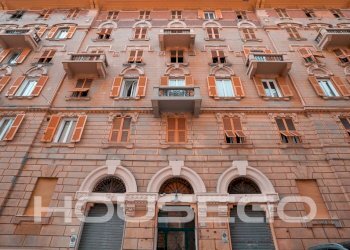 Facciata - Trilocale via Francesco Sivori, 8, Genova (zona Castelletto) - foto 49