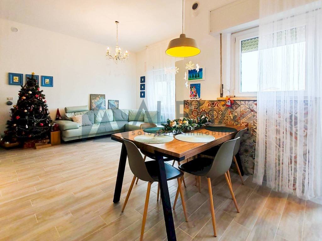 Salone - Appartamento viale Dardanelli, Rimini - foto 3