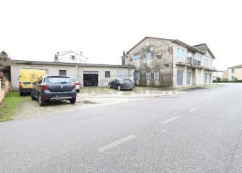 Esterno 3.JPG - Commercial Premises Via Guido Reni 2, Bondeno - photo 3