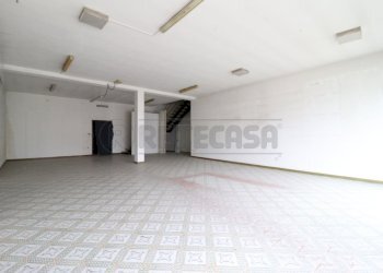 Interno negozio pt 3.JPG - Commercial Premises Via Guido Reni 2, Bondeno - photo 5