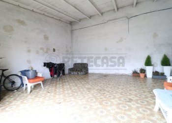 Garage 2.JPG - Commercial Premises Via Guido Reni 2, Bondeno - photo 10