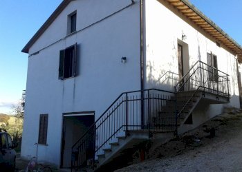 20181204_143556.jpg - Porzione di casa Località Sismano, Avigliano Umbro - foto 1