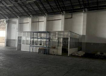 WhatsApp Image 2026-01-29 at 17.46.19 (1).jpeg - Magazzino Via Salvatore Orlando 10, Livorno - foto 2