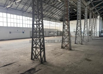 WhatsApp Image 2026-01-29 at 17.46.19 (8).jpeg - Magazzino Via Salvatore Orlando 10, Livorno - foto 9