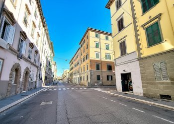 strada - Two-room apartment Via Micali, Livorno - photo 9