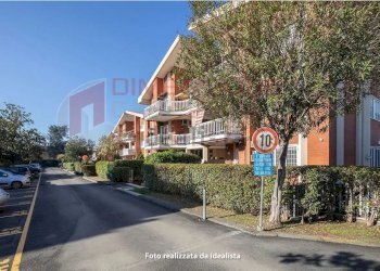 Screenshot 2026-02-04 at 10-13-04 Trilocale in ven - Three-room apartment Via Dameta, Roma - photo 17