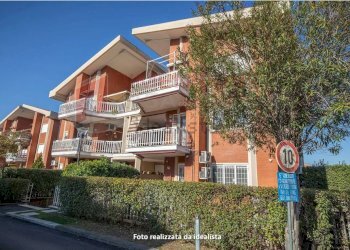 Screenshot 2026-02-04 at 10-13-51 Trilocale in ven - Three-room apartment Via Dameta, Roma - photo 30