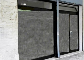 vetrata - Locale Commerciale Piazza del Comune, Vernio - foto 2