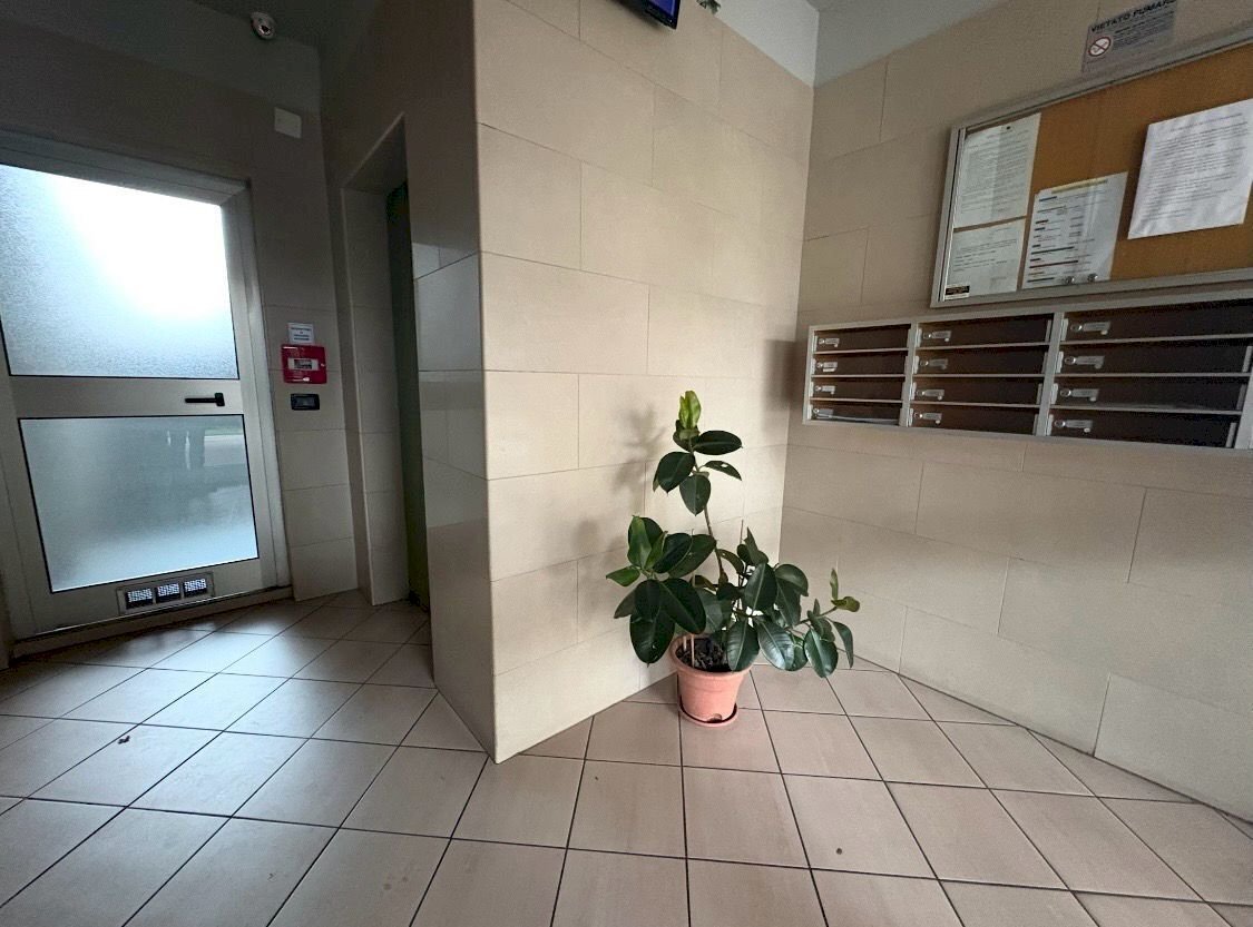 androne - Four-room apartment VIA REISS ROMOLI 71, Torino (neighborhood Borgo Vittoria) - photo 3