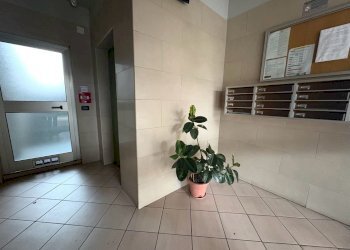 androne - Four-room apartment VIA REISS ROMOLI 71, Torino (neighborhood Borgo Vittoria) - photo 3