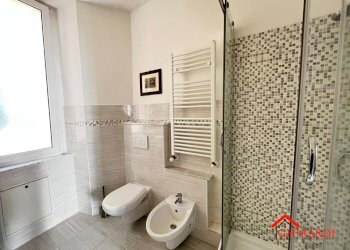 5.0 bagno.jpg - Quadrilocale VIA ANDREA DEL SARTO  21, Genova (zona Sestri Ponente) - foto 10