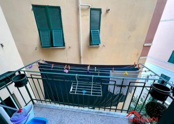 6.0 balcone.jpg - Quadrilocale VIA ANDREA DEL SARTO  21, Genova (zona Sestri Ponente) - foto 14