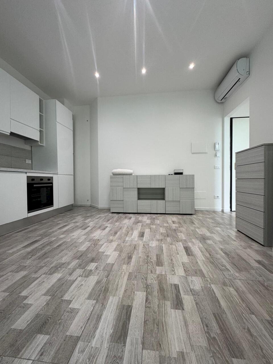zona giorno con angolo cottura - Two-room apartment Via Borgo Vico 126, Como - photo 1