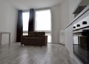 Zona giorno con cucina a vista - Two-room apartment Via Borgo Vico 126, Como - photo 7