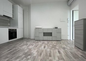 zona giorno con angolo cottura - Two-room apartment Via Borgo Vico 126, Como - photo 7