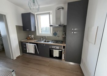 IMG_1749 2.JPG - Trilocale via paternò, Sarzana - foto 1