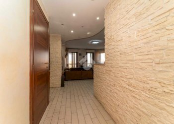 Four-room apartment Viale de andrè, Grugliasco - photo 2