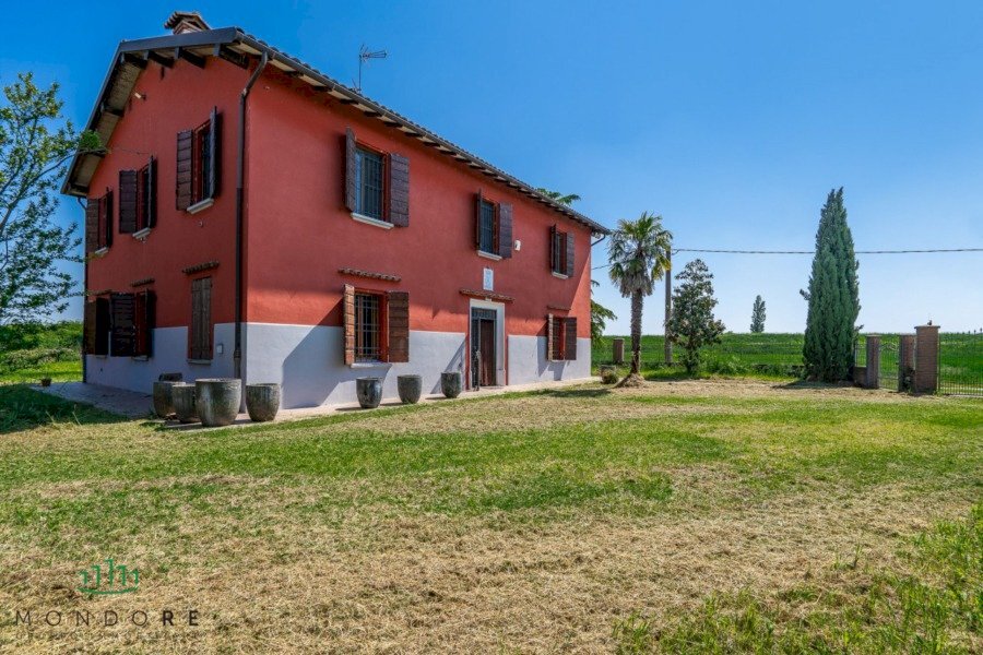 Independent house Via Cacciatori, Crevalcore - photo 1