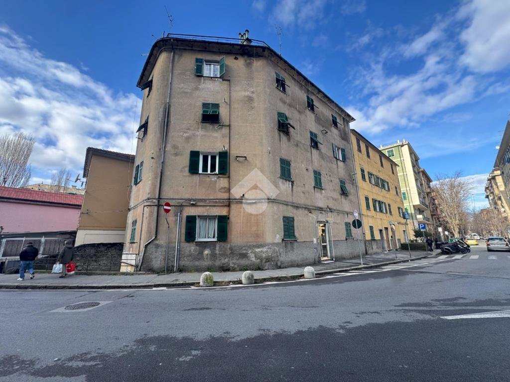 Three-room apartment Via Giro del Vento, Genova (neighborhood Bolzaneto) - photo 1