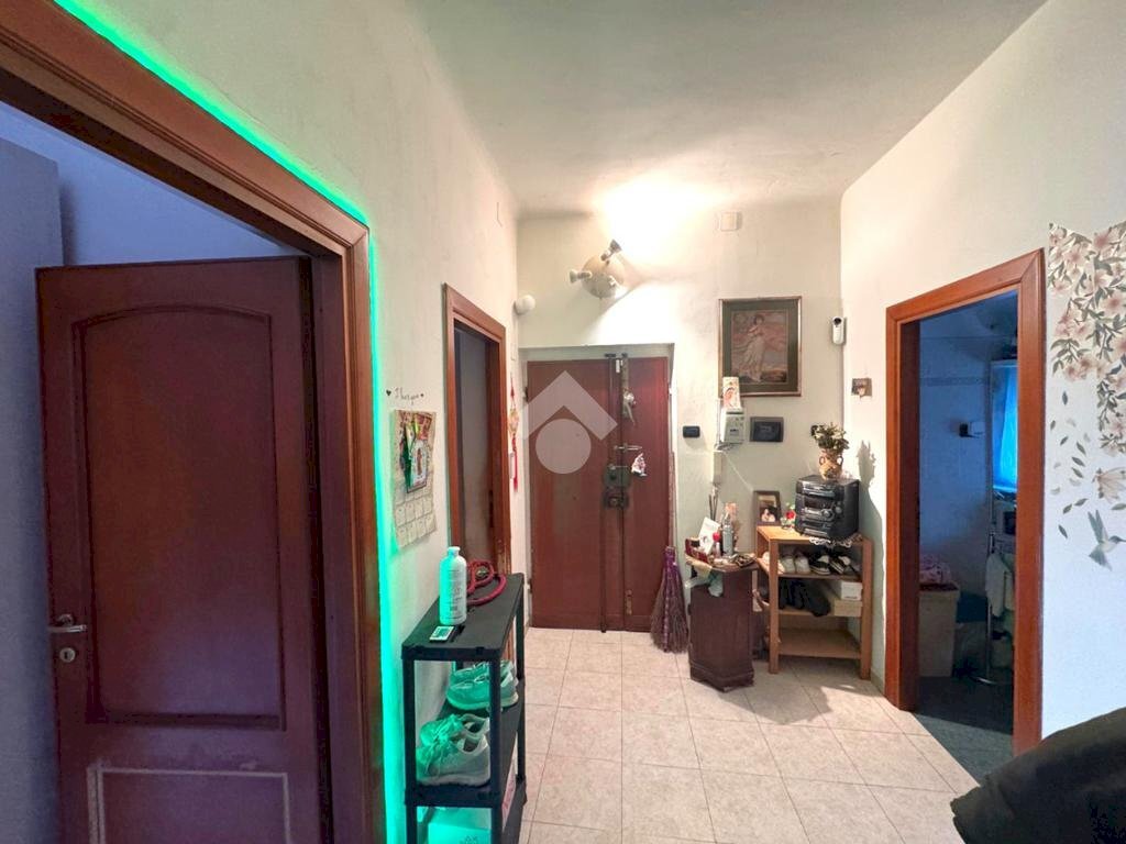 Three-room apartment Via Giro del Vento, Genova (neighborhood Bolzaneto) - photo 2