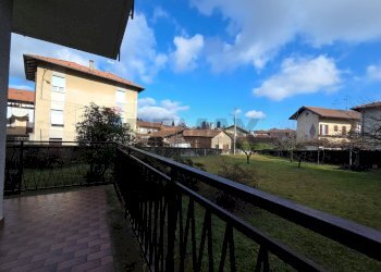 Balcone - Casa semi indipendente Via Monte Rosa
 
18B, Invorio - foto 17