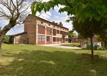 Giardino - Rustico via Rocca d'Arazzo, Montegrosso d'Asti - foto 2