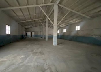 Interno non residenziale - Warehouse piazza Stazione, Carini - photo 1