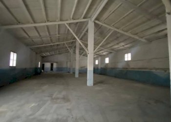 Interno non residenziale - Warehouse piazza Stazione, Carini - photo 2