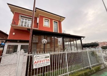 Facciata - Negozio via del Porto, 19, Carmagnola - foto 19