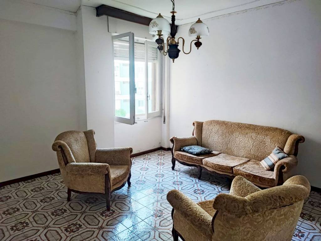 Salone - Appartamento via Luigi Barzini, 11, Sassari - foto 1