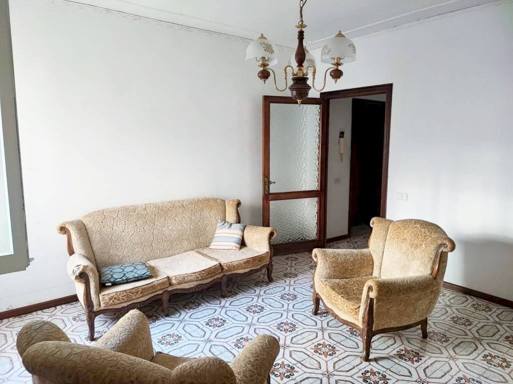 Salone - Appartamento via Luigi Barzini, 11, Sassari - foto 2